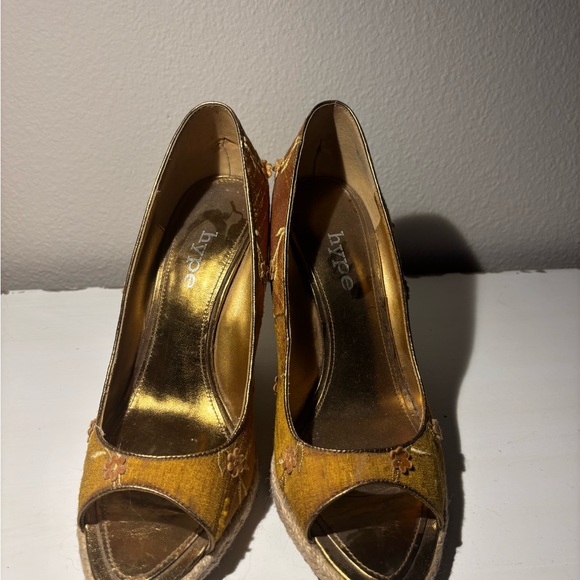 Hype Yellow Wedge Peep-Toe Shoes - Picture 4 of 5